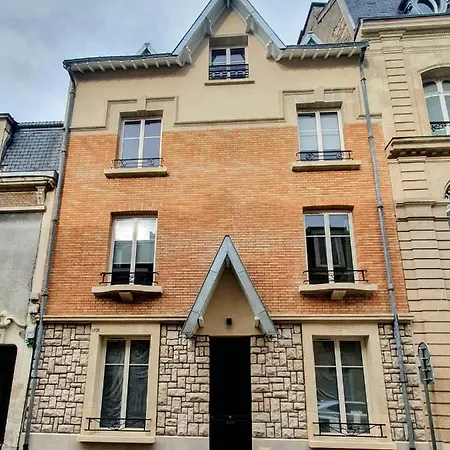 Premium Dans Belle Demeure - Hyper Centre-ville De Reims