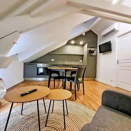 Premium Dans Belle Demeure - Hyper Centre-ville De Reims