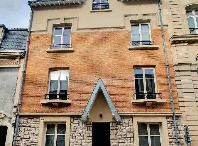 Premium Dans Belle Demeure - Hyper Centre-ville De Reims