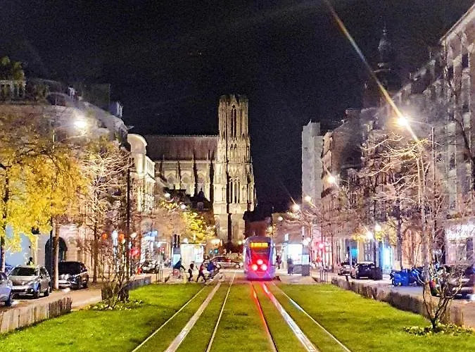 Premium Dans Belle Demeure - Hyper Centre-ville De *